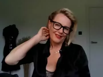 adelemilf40 from Chaturbate is Freechat