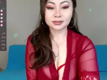 Check out extreme sexy Asiancum webcams with voluptious cleavage